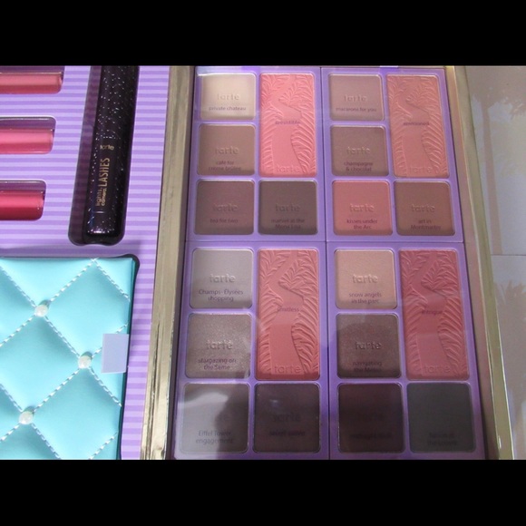 SHOP CLOSED. Sorry :/ Tarte Away Oui Go Collectors Set+Portable Palette - Picture 2 of 3